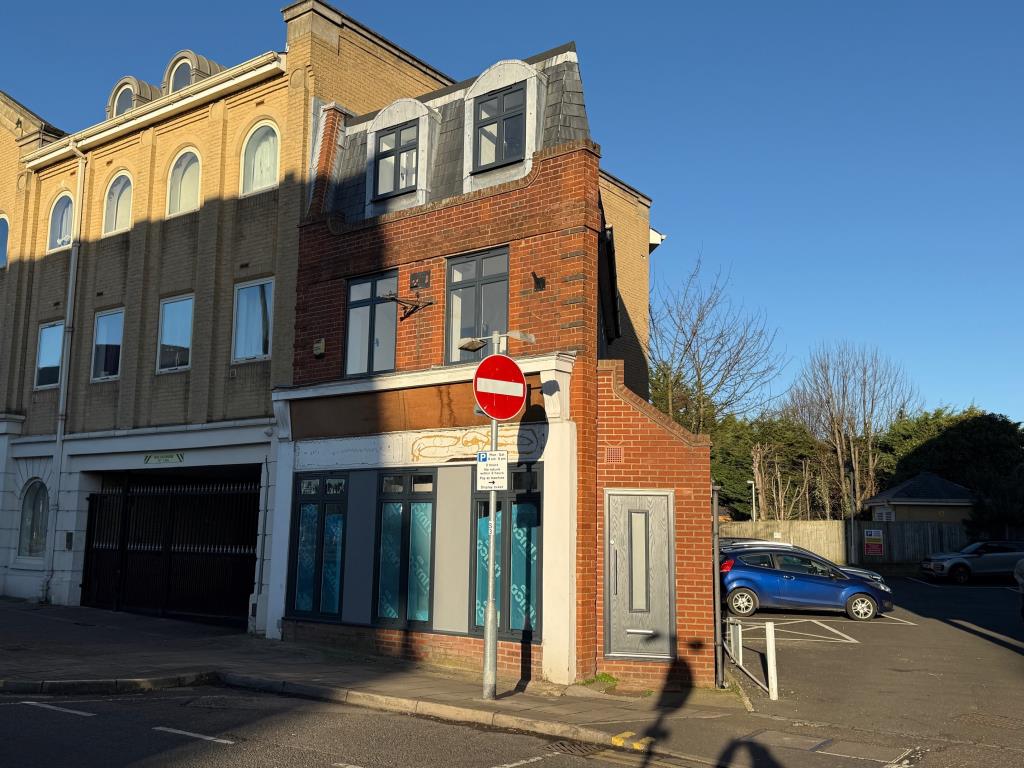 Lot: 173 - FORMER OFFICE WITH PERMITTED DEVELOPMENT TO CONVERT TO RESIDENTIAL DWELLING - Alternative view of the front of the building